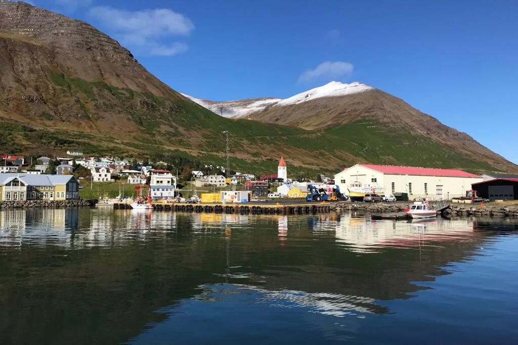 House With A Warm Soul In North Iceland Siglufjordur Extérieur photo