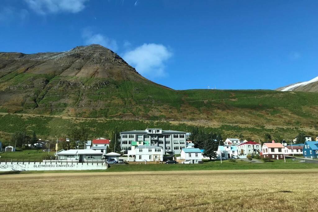 House With A Warm Soul In North Iceland Siglufjordur Extérieur photo